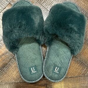 🌿 LongBay Faux Fur Slide Slippers – Green (Women’s)
